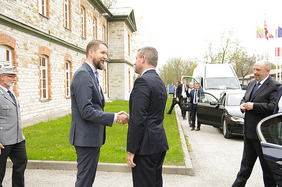 Mr. Sven Sakkov welcoming Slovakia´s Deputy PM Peter Pellegrini.